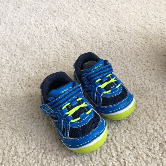 Stride Rite Shoes - Picture 2 of 3